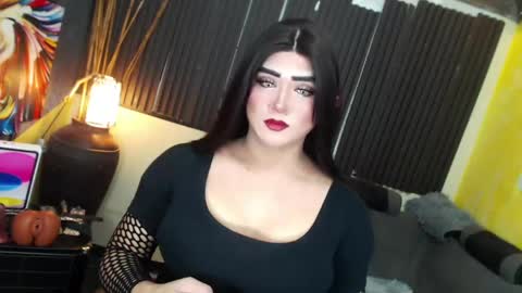 MsLovely online show from 04.25.26