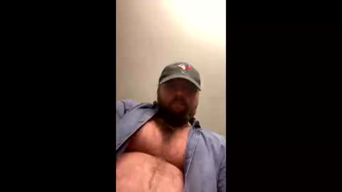 Snapshot of hughfat chatting on 10.11.25 hughfat online show from 10.11.25