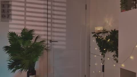 Snapshot of hugme_ chatting on 01.18.26 Mika online show from 01.18.26