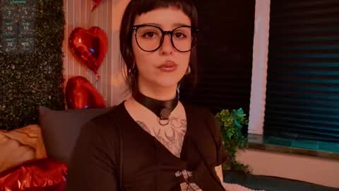 Snapshot of hugme_ chatting on 02.15.26 Mika online show from 02.15.26