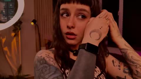 Snapshot of hugme_ chatting on 02.21.26 Mika online show from 02.21.26