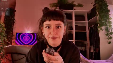 Snapshot of hugme_ chatting on 03.21.26 Mika online show from 03.21.26