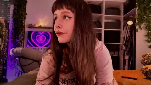 Snapshot of hugme_ chatting on 03.24.26 Mika online show from 03.24.26