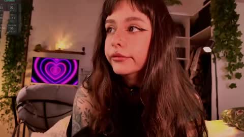 Snapshot of hugme_ chatting on 03.27.26 Mika online show from 03.27.26