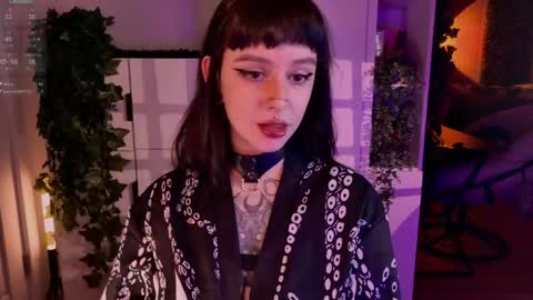 Snapshot of hugme_ chatting on 03.30.26 Mika online show from 03.30.26