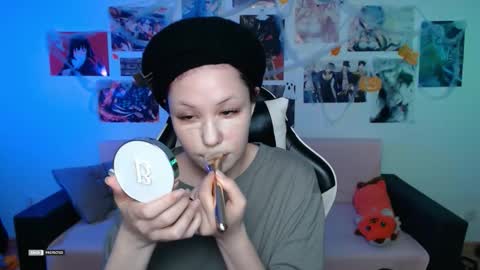 Snapshot of hugomin chatting on 11.05.25 HugoMin online show from 11.05.25