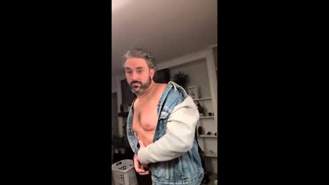 hungitalian40 online show from 12.18.25