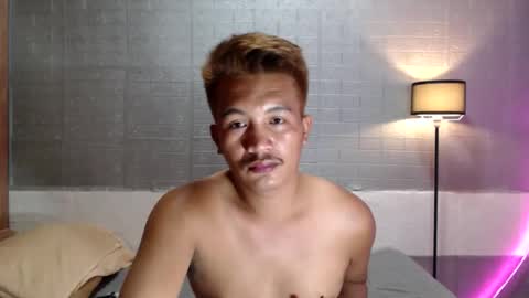 Snapshot of hunkylloyd chatting on 06.01.26 hunkylloyd online show from 06.01.26