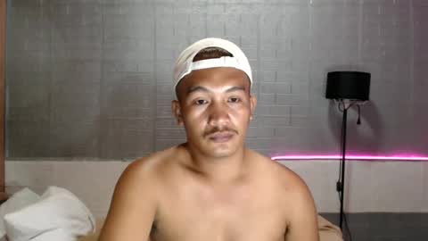 Snapshot of hunkylloyd chatting on 06.20.26 hunkylloyd online show from 06.20.26