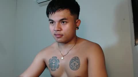 Snapshot of hunkyzeus chatting on 01.08.25 hunkyzeus online show from 01.08.25