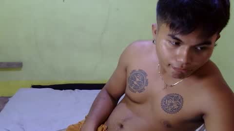 Snapshot of hunkyzeus chatting on 10.15.25 hunkyzeus online show from 10.15.25