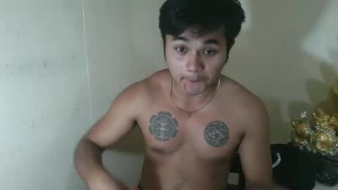 Snapshot of hunkyzeus chatting on 12.20.25 hunkyzeus online show from 12.20.25