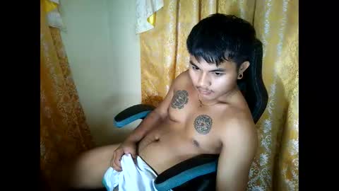 Snapshot of hunkyzeus chatting on 01.10.26 hunkyzeus online show from 01.10.26