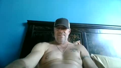 Snapshot of hunybager chatting on 10.22.25 hunybager online show from 10.22.25