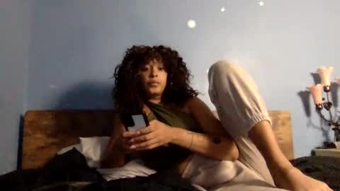 Snapshot of hunyybunz chatting on 12.08.24 Goddess Hunyy online show from 12.08.24