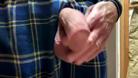 Snapshot of huskey300 chatting on 02.22.25 huskey300 online show from 02.22.25