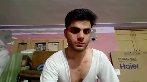 Snapshot of huzaifa654 chatting on 11.02.25 huzaifa654 online show from 11.02.25