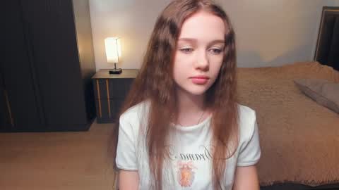 Snapshot of hwadwellingham chatting on 04.07.26 Lily online show from 04.07.26