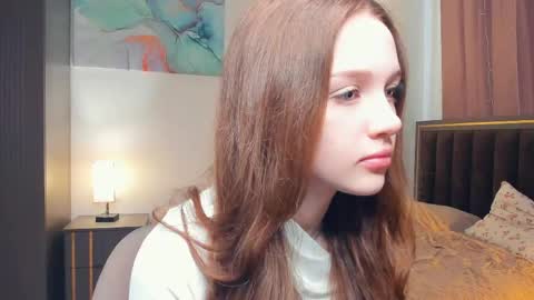 Snapshot of hwadwellingham chatting on 04.11.26 Lily online show from 04.11.26