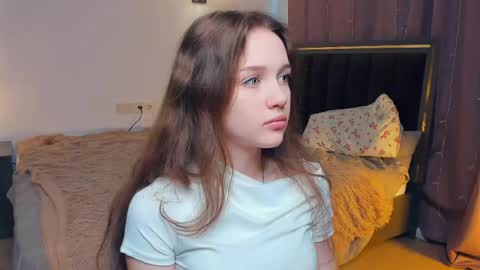 Snapshot of hwadwellingham chatting on 04.27.26 Lily online show from 04.27.26
