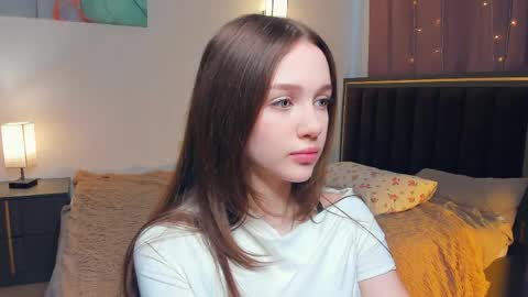 Snapshot of hwadwellingham chatting on 05.09.26 Lily online show from 05.09.26