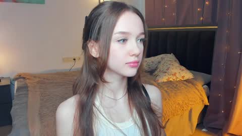 Snapshot of hwadwellingham chatting on 05.21.26 Lily online show from 05.21.26
