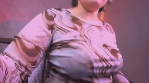 Snapshot of hwasamoore chatting on 03.04.26 Hwasa online show from 03.04.26