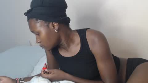 hyacinth_b online show from 07.06.26