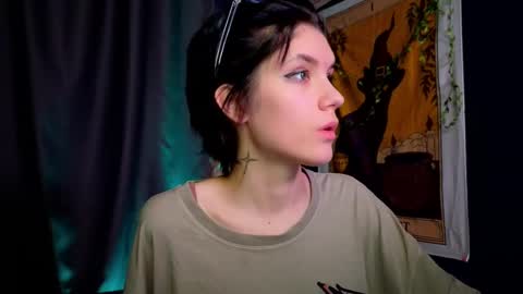 Hyeon Jin online show from 01.04.25