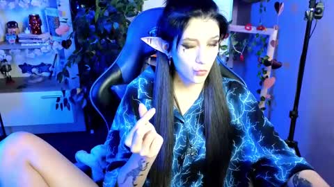 Hyeon Jin online show from 02.17.25