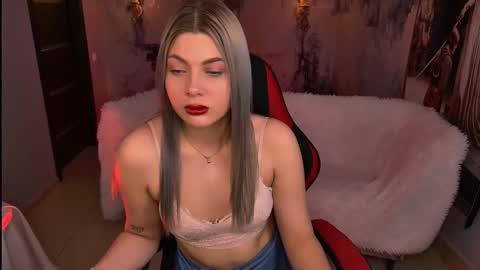 Snapshot of hyileyclark chatting on 03.19.26 hyileyclark online show from 03.19.26