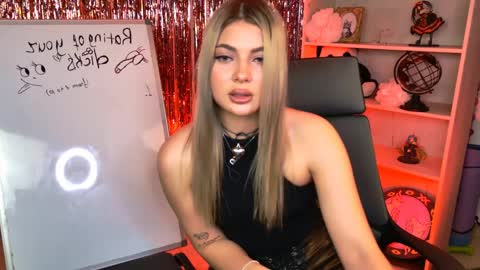 Snapshot of hyileyclark chatting on 04.04.26 hyileyclark online show from 04.04.26