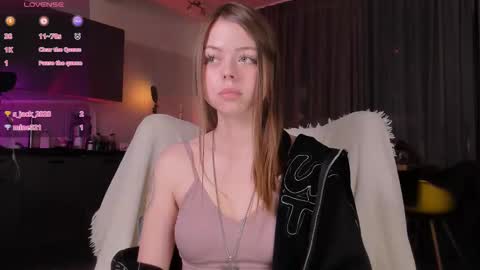 Miley. PVT open i have extra prices on nude show  online show from 03.10.25