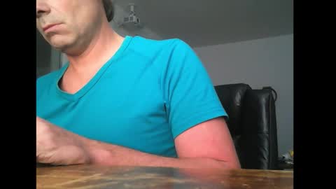 Snapshot of hypnoslutger chatting on 10.10.25 hypnoslut online show from 10.10.25