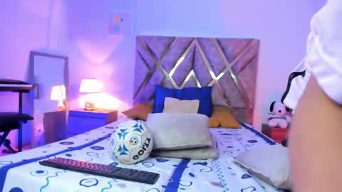 Son Hyunjin online show from 03.13.26