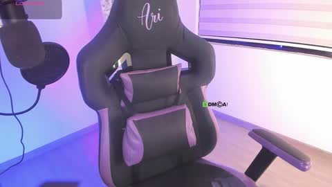 Snapshot of i_am_ari chatting on 03.17.26 Ari online show from 03.17.26