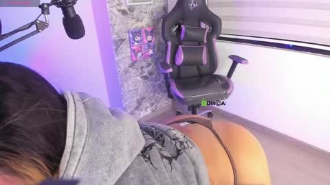 Snapshot of i_am_ari chatting on 03.22.26 Ari online show from 03.22.26