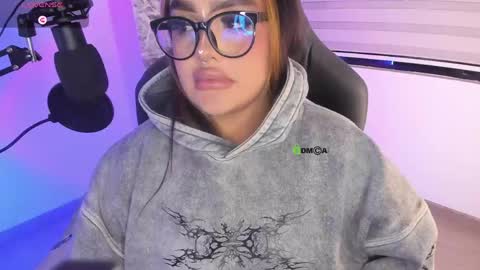 Snapshot of i_am_ari chatting on 03.29.26 Ari online show from 03.29.26