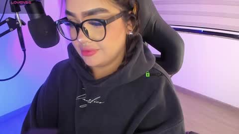 Snapshot of i_am_ari chatting on 04.07.26 Ari online show from 04.07.26