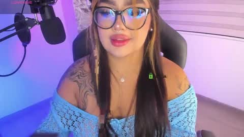 Snapshot of i_am_ari chatting on 04.09.26 Ari online show from 04.09.26