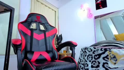 kelvis online show from 04.05.26