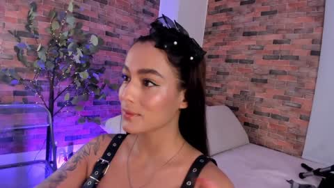 Snapshot of i_am_lucy1 chatting on 12.19.24 Lucy online show from 12.19.24