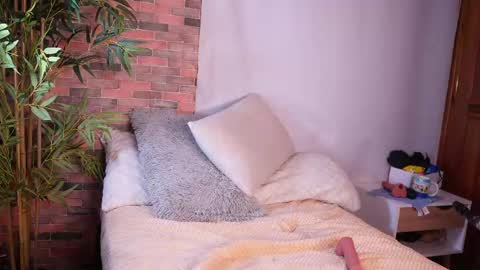 Snapshot of i_am_lucy1 chatting on 02.11.25 Lucy online show from 02.11.25