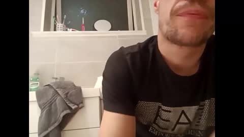 Snapshot of i_obey_all_orders chatting on 03.12.25 Sub male uk online show from 03.12.25