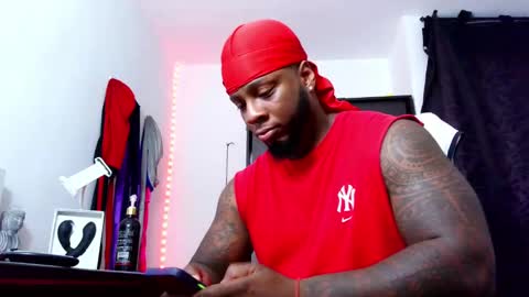 Mr H Independent model online show from 09.13.25