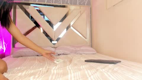 iam_nicolle online show from 02.07.26