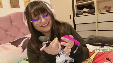 Snapshot of iam_zoechan chatting on 07.08.26 Zoe 3 online show from 07.08.26