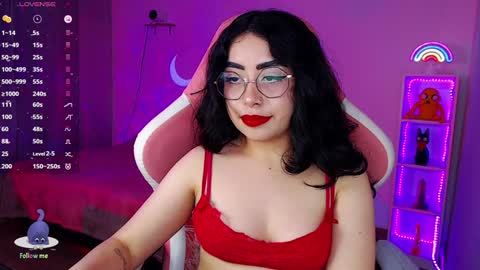 Snapshot of iamveroo chatting on 01.25.25 Veronica NDEPENT MODEL online show from 01.25.25