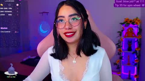 Snapshot of iamveroo chatting on 11.10.25 Veronica NDEPENT MODEL online show from 11.10.25