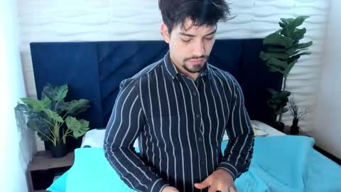 Snapshot of ian_davis chatting on 10.23.25 Ian Davis online show from 10.23.25